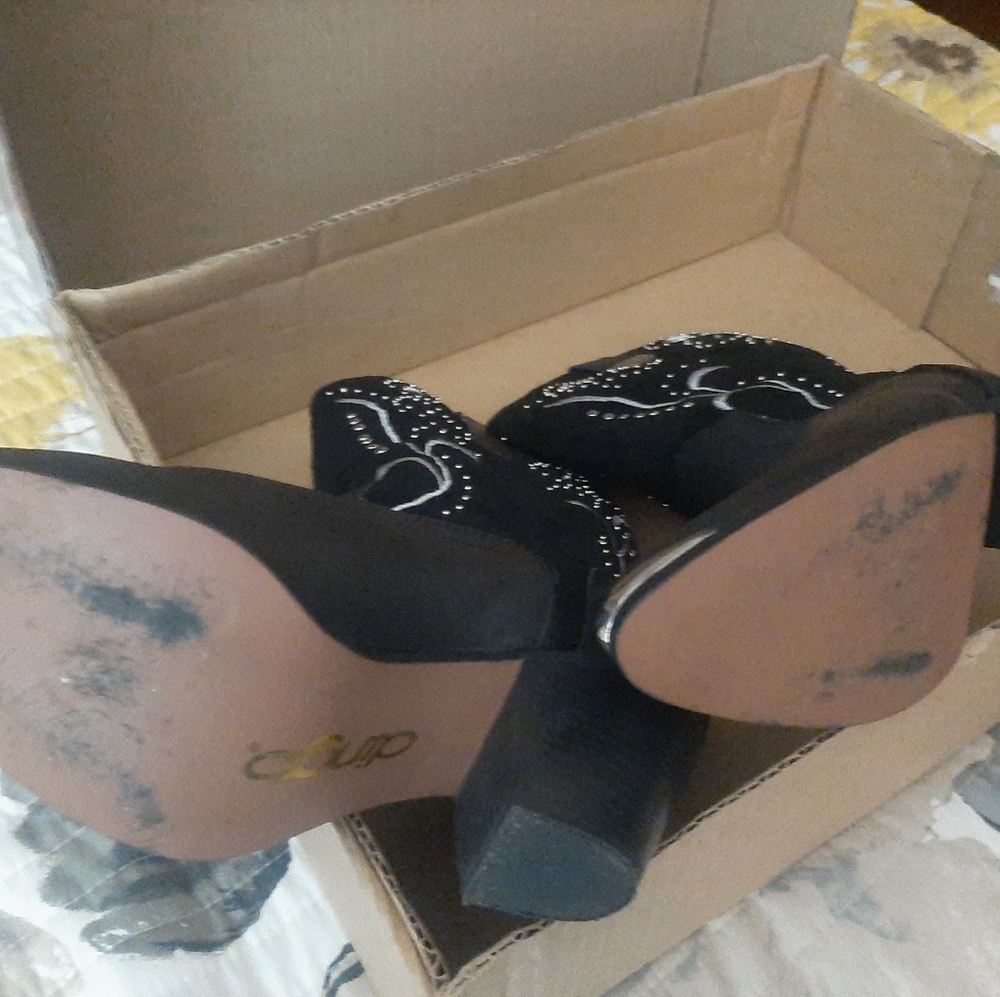 Boots - Picture 2 of 6